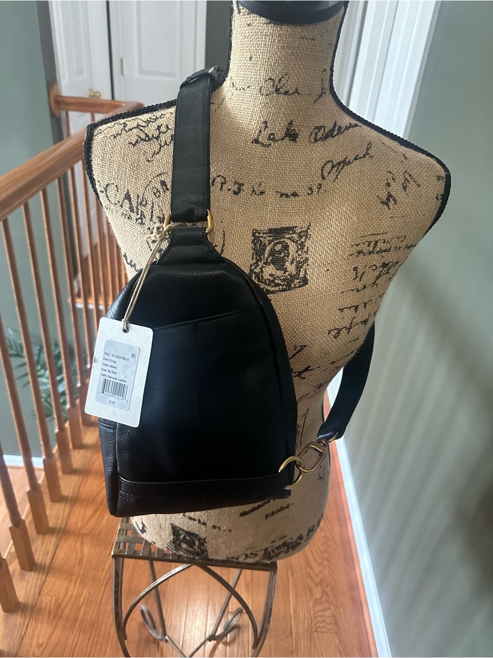 Hobo❤️Fern in Black Pebbled Leather -NWT
(SKU SO-82416BLK) - Picture 2 of 10